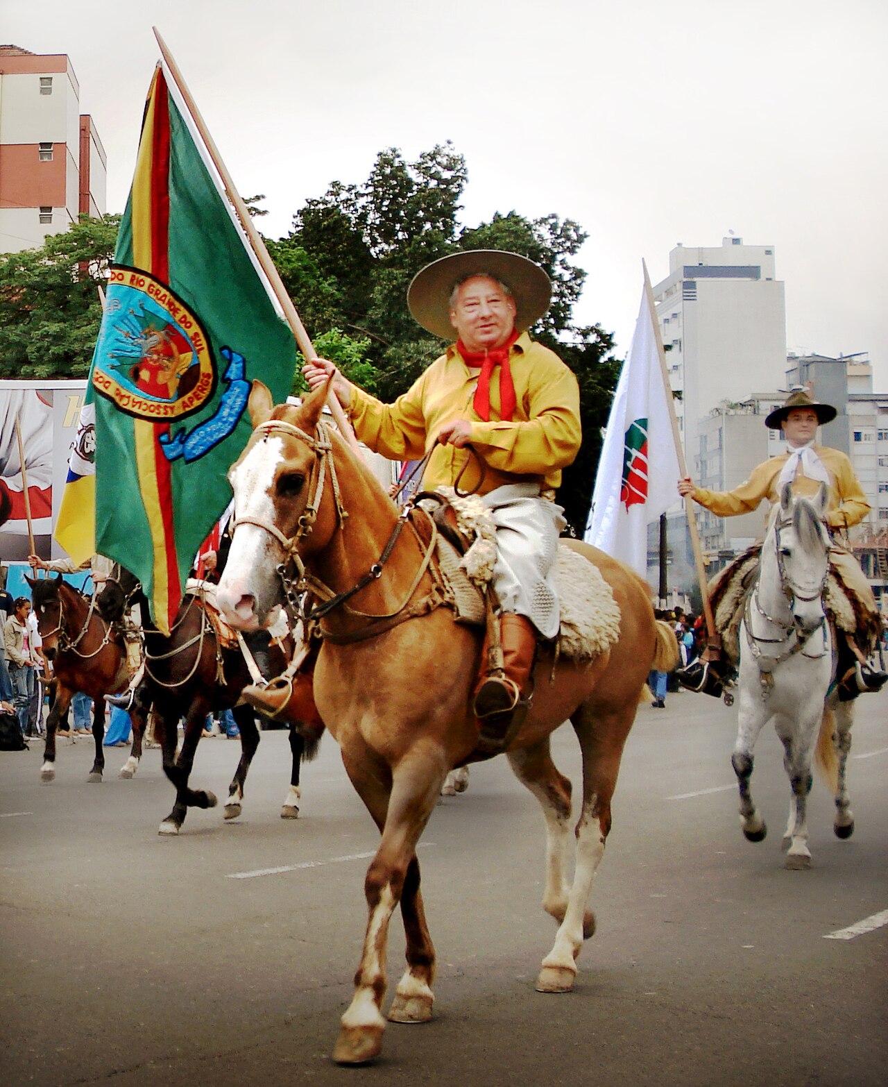 Gaúcho de traje típico no Desfile da Semana Farroupilha (2006)